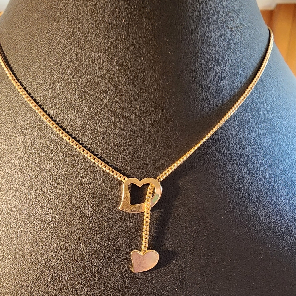 Avon Goldtone Double Heart Pendant Necklace - Picture 9 of 11